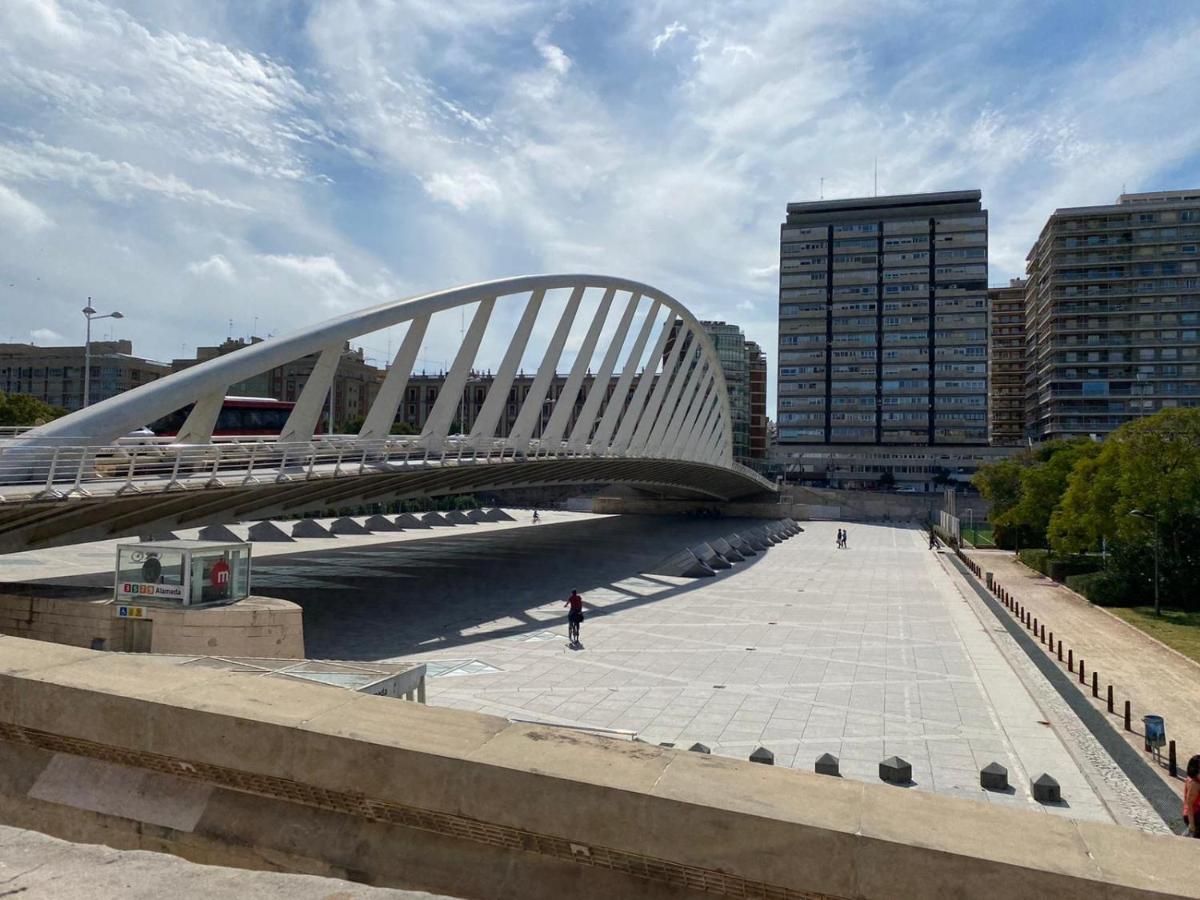 Valencia Suits You - ADULTS ONLY Rooms CHECK IN desde las 14 00h Exterior foto