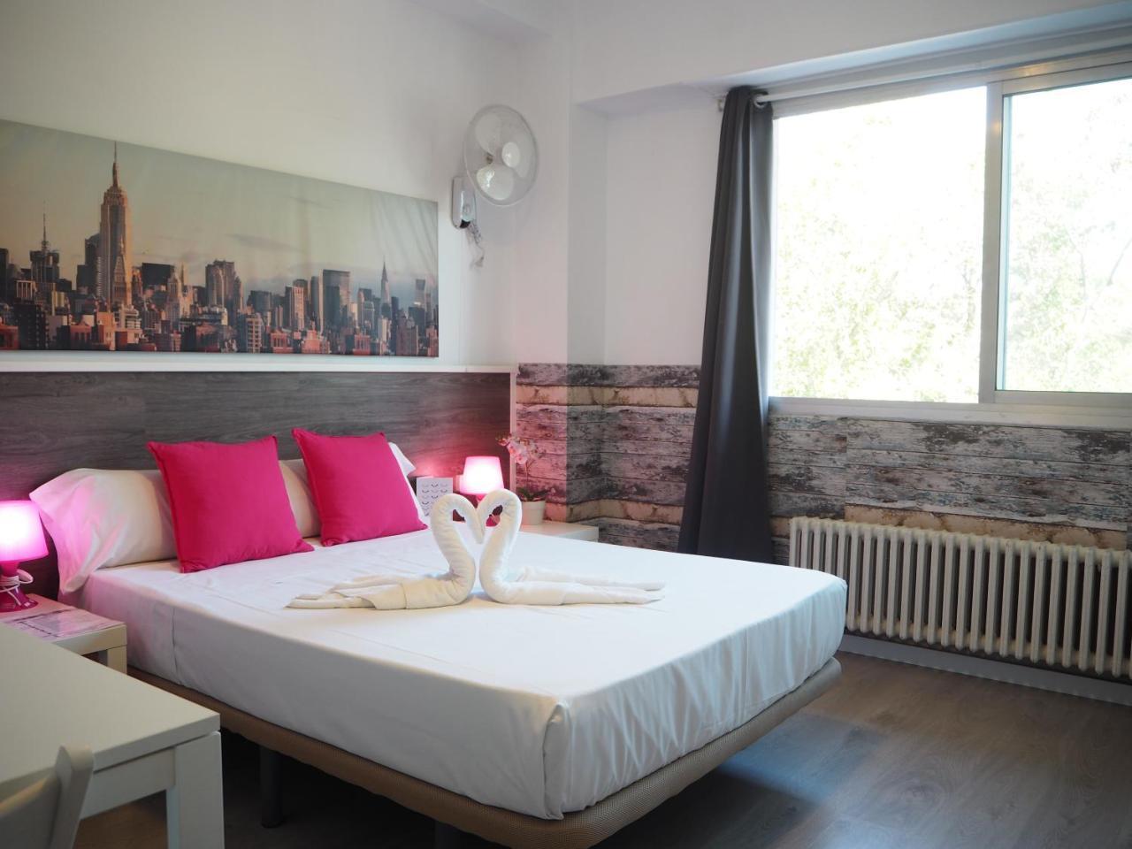 Valencia Suits You - ADULTS ONLY Rooms CHECK IN desde las 14 00h Exterior foto