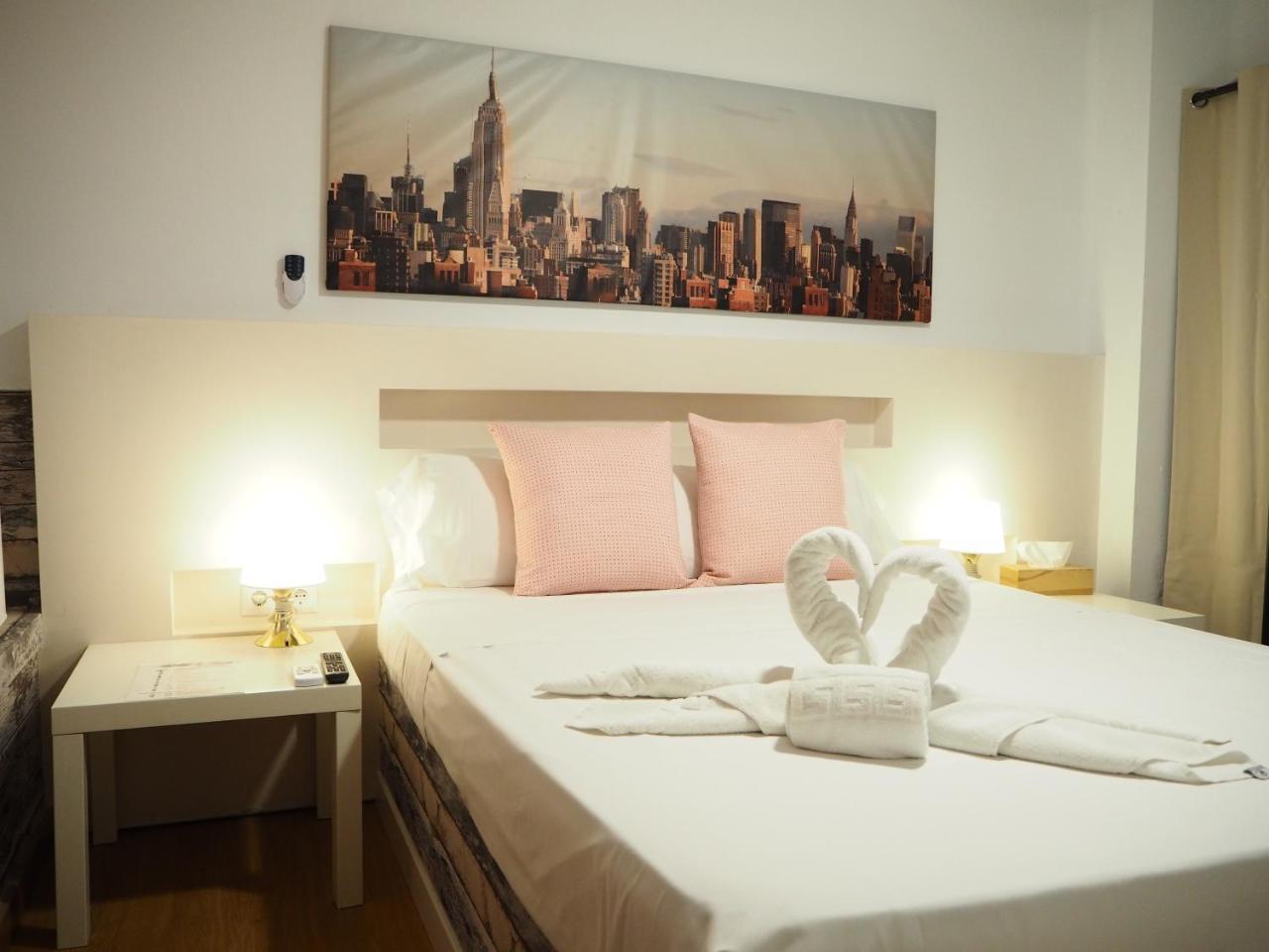 Valencia Suits You - ADULTS ONLY Rooms CHECK IN desde las 14 00h Exterior foto