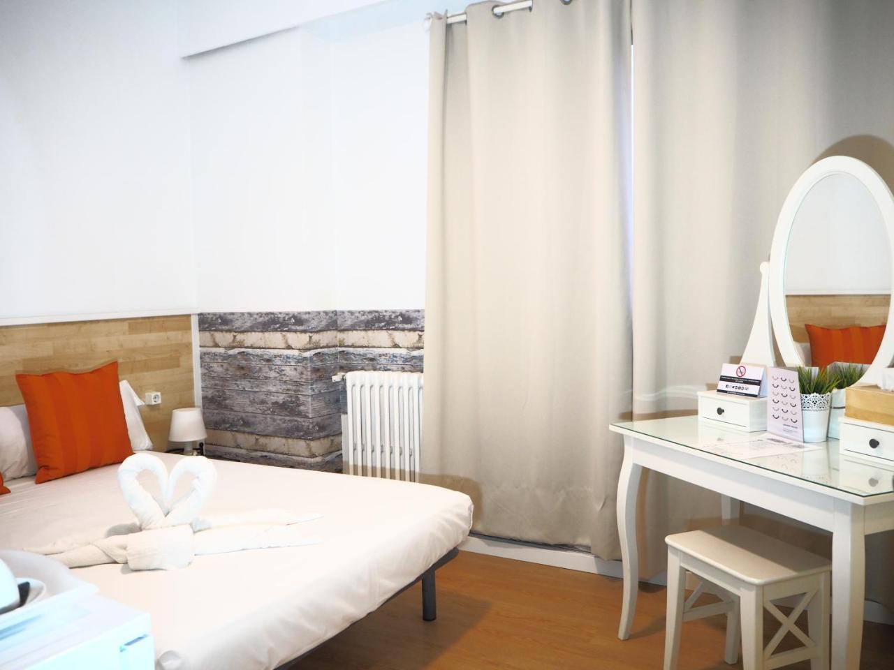 Valencia Suits You - ADULTS ONLY Rooms CHECK IN desde las 14 00h Exterior foto