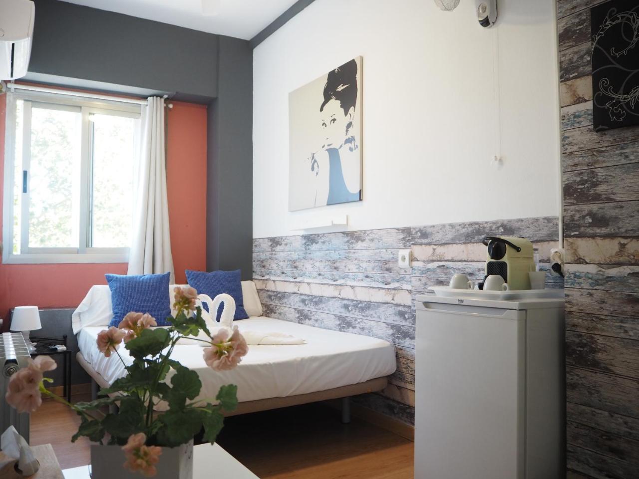 Valencia Suits You - ADULTS ONLY Rooms CHECK IN desde las 14 00h Exterior foto