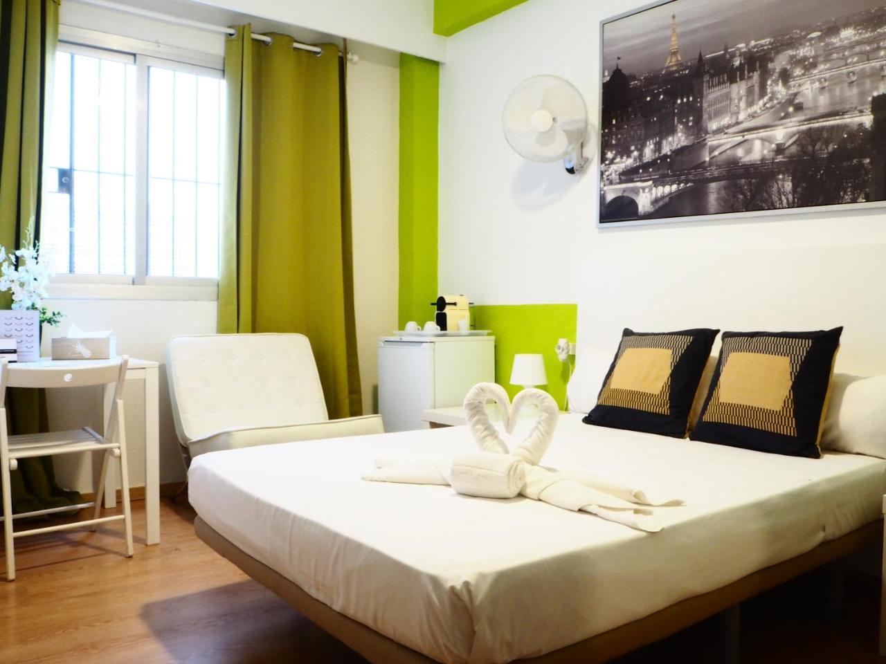 Valencia Suits You - ADULTS ONLY Rooms CHECK IN desde las 14 00h Exterior foto